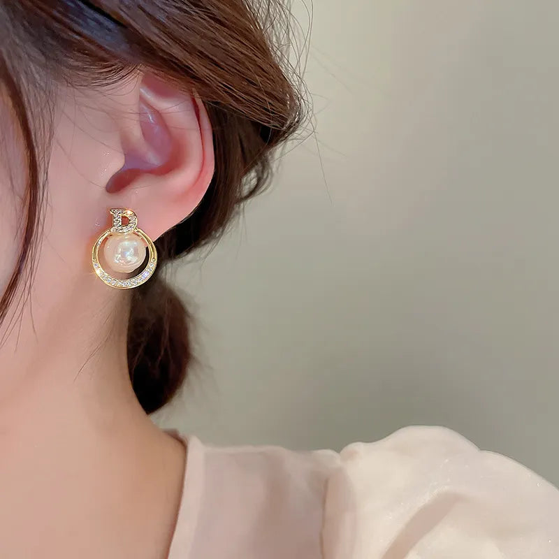 EFLAVOUR™ Geometric D: Single Pearl Earrings