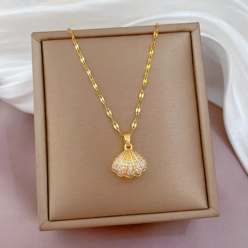 EFLAVOUR™ Classic Shell Pearl Necklace